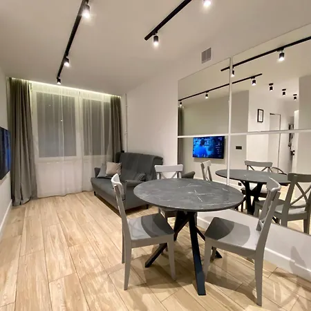 To Host - Old Town Apartment *