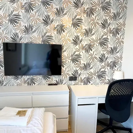 To Host - Old Town Apartament *